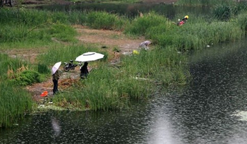 阴雨天钓鱼怎么选钓位_WWW.YUJUCEPING.COM